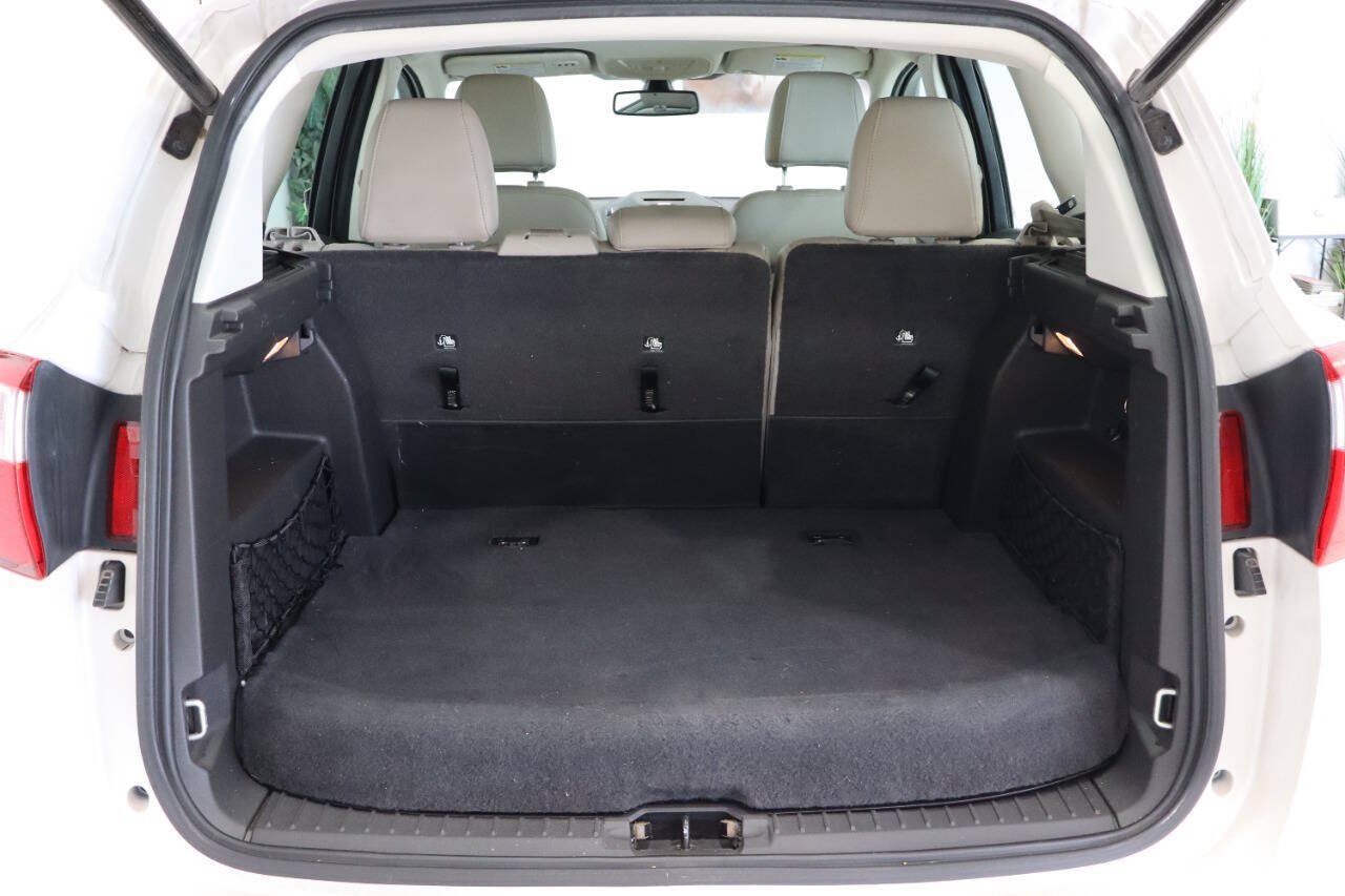 Used 2013 Ford C-MAX SEL FWD image 12