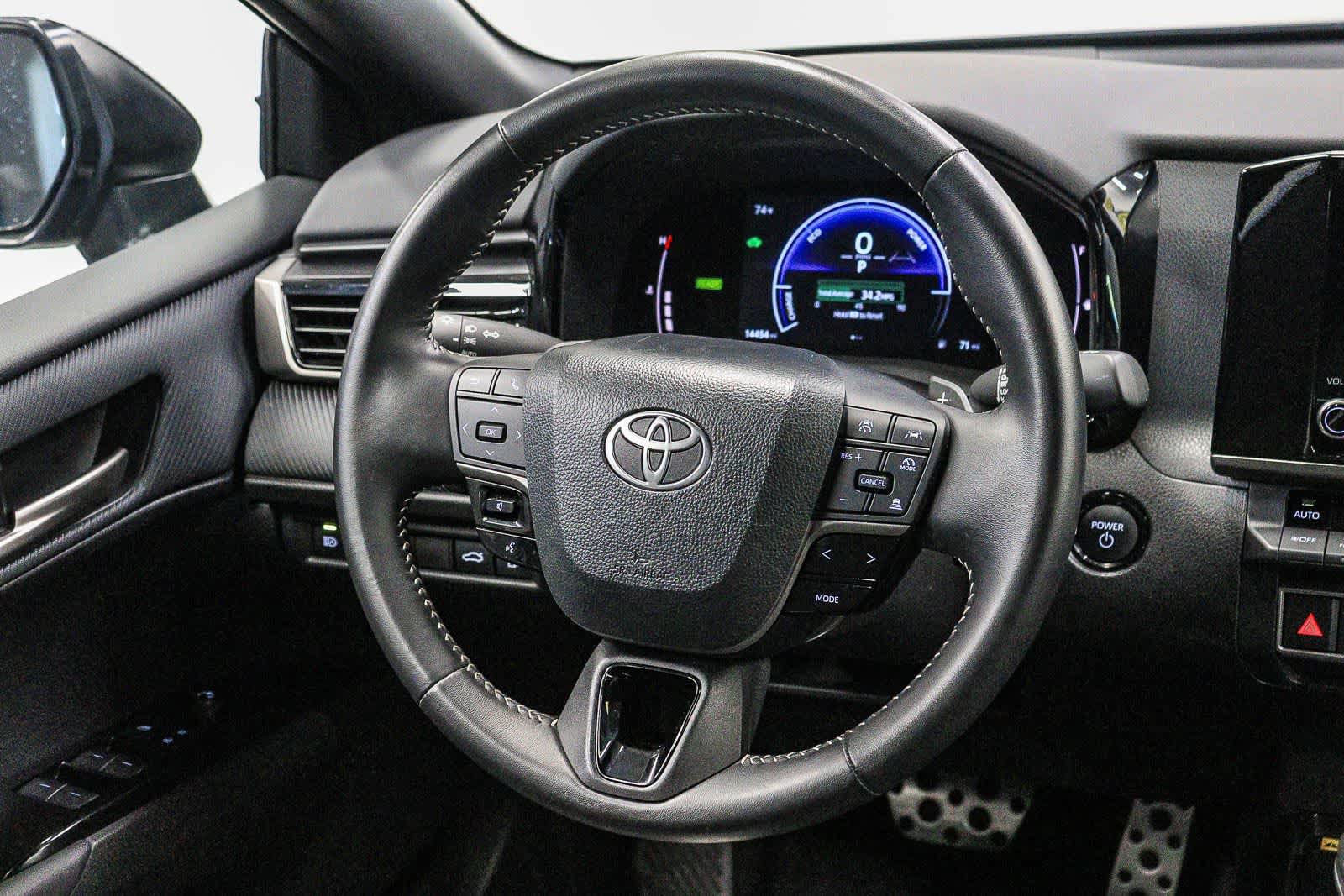 Used 2026 Toyota Camry SE FWD image 16
