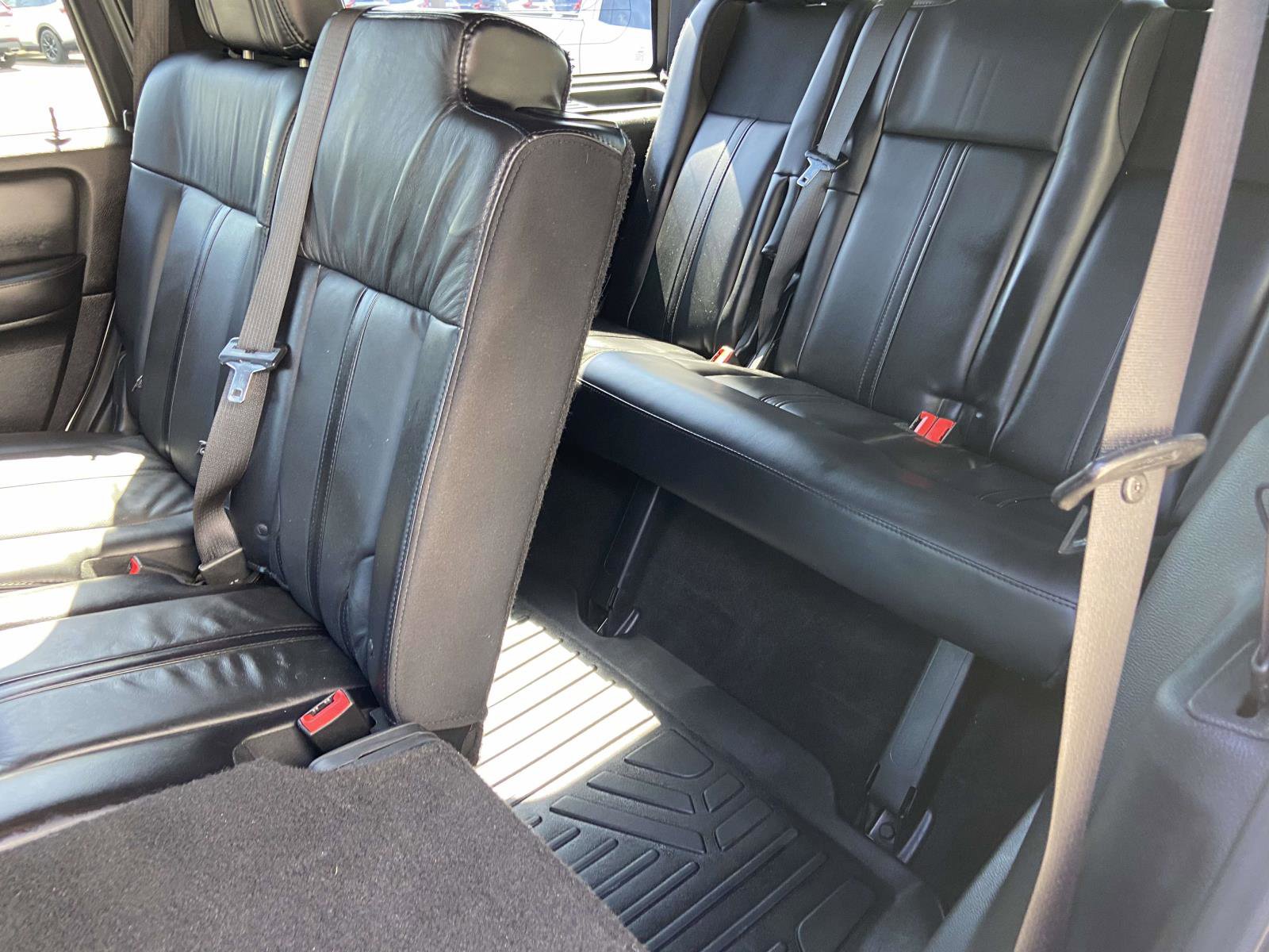 Used 2017 Lincoln Navigator Select image 11