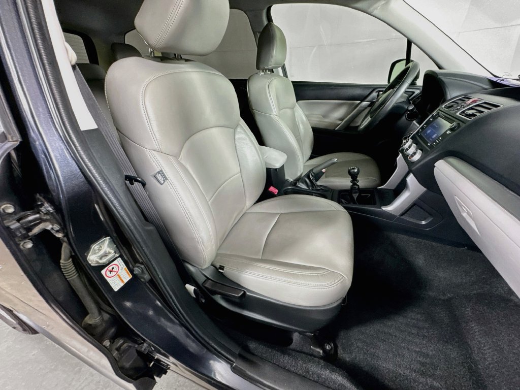 Used 2018 Subaru Forester 2.5i AWD/4WD image 32
