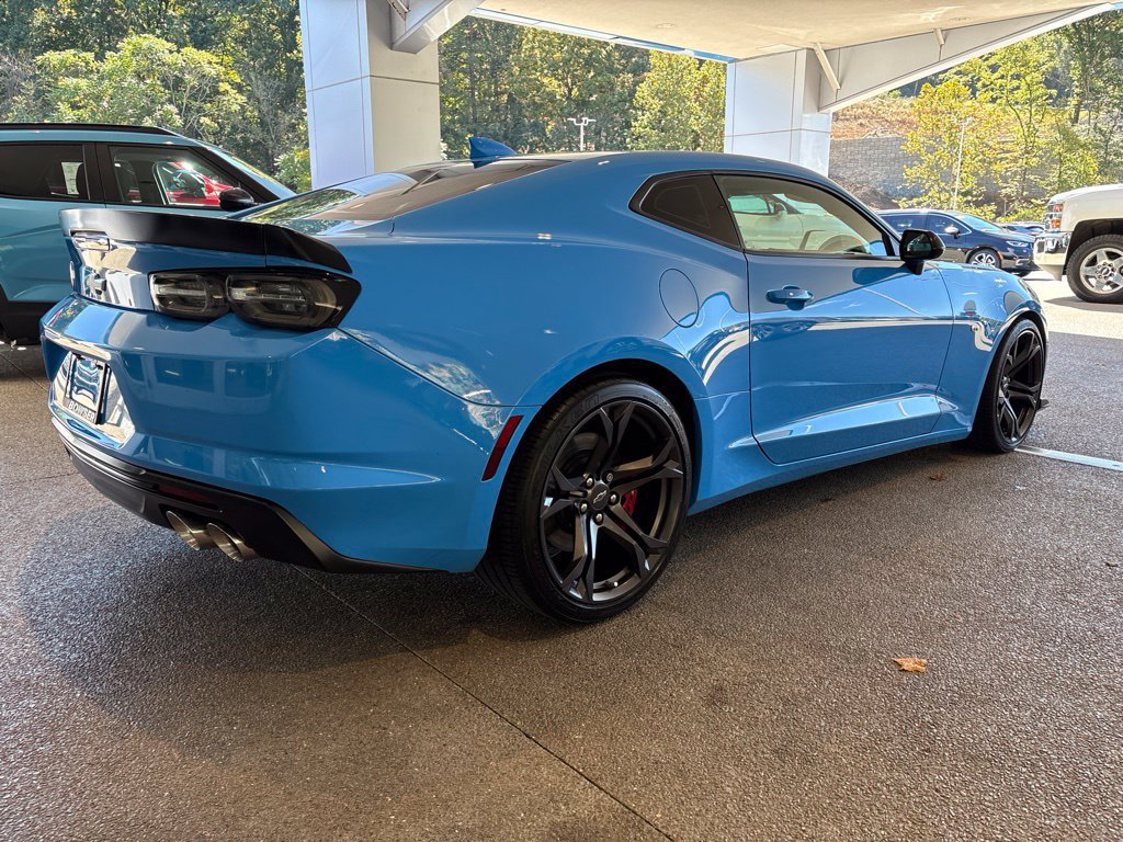 Certified 2022 Chevrolet Camaro SS RWD image 5