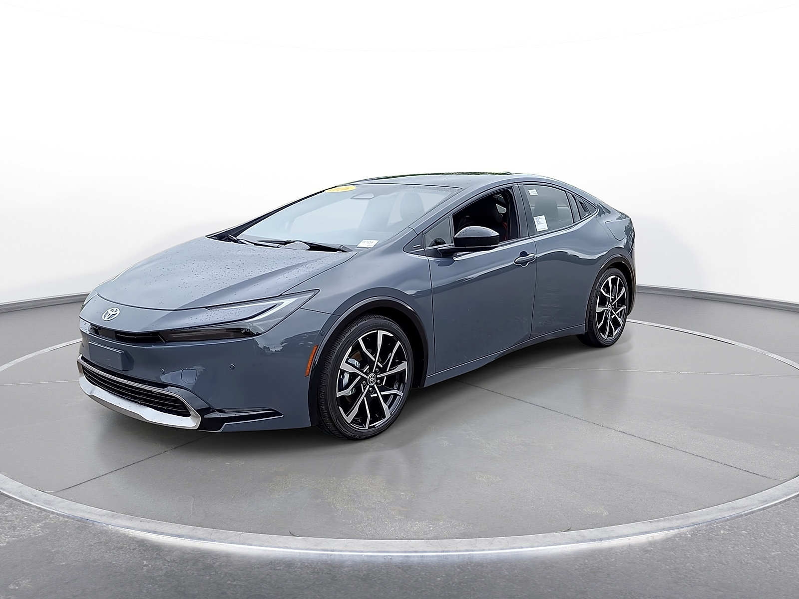New 2026 Toyota Prius Plug-In Hybrid FWD image 4