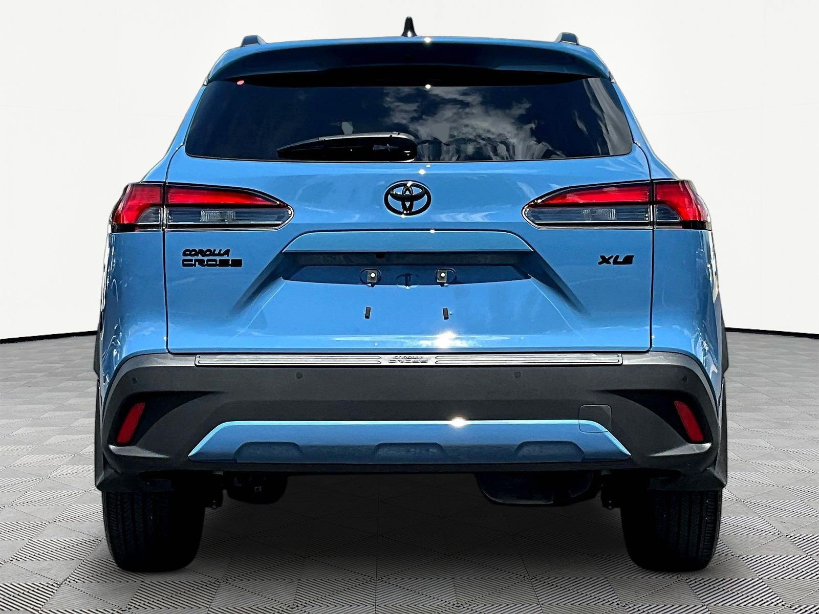 Used 2026 Toyota Corolla Cross XLE FWD image 5