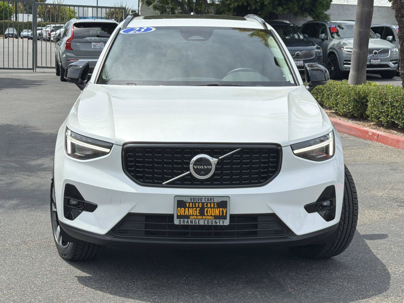 Certified 2023 Volvo XC40 B5 Ultimate AWD/4WD image 2