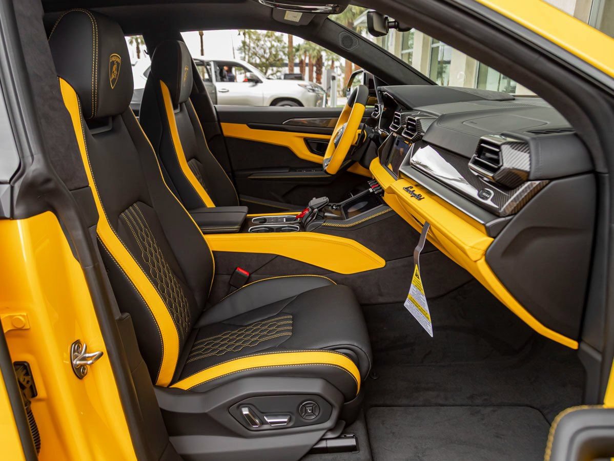 Used 2026 Lamborghini Urus SE AWD/4WD image 27