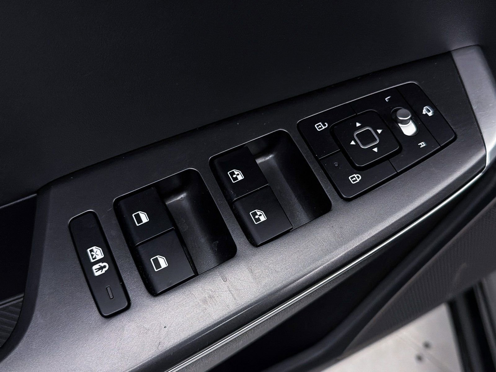 Used 2023 Kia EV6 Wind w/ Wind Technology Package image 20