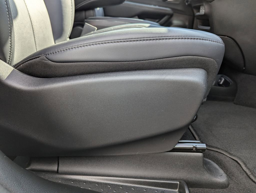 New 2026 Chrysler Pacifica Select FWD image 38