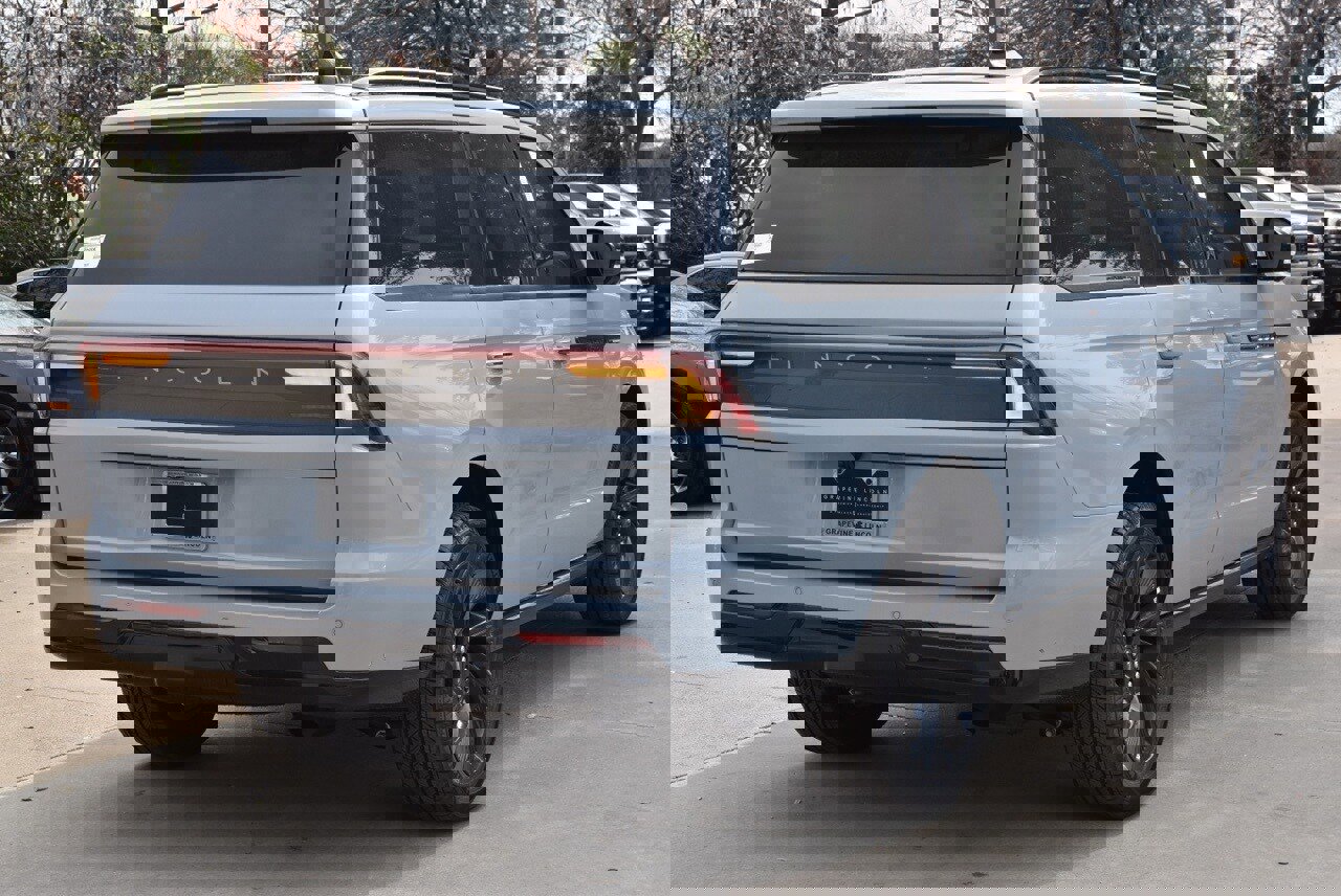 New 2025 Lincoln Navigator Reserve w/ Jet Appearance Package image 14