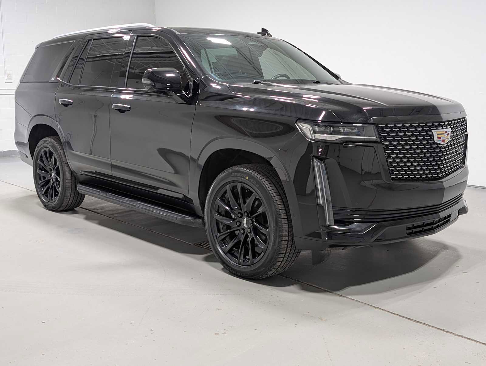 Used 2021 Cadillac Escalade Premium Luxury image 4