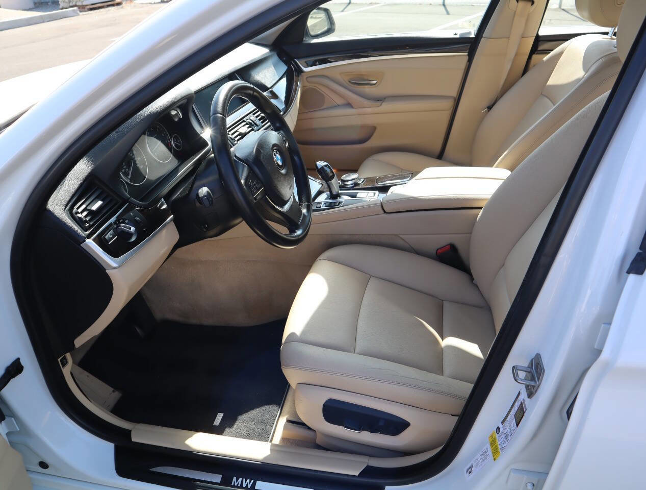 Used 2015 BMW 528i Sedan RWD image 22