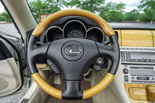 Used 2005 Lexus SC 430 Convertible RWD image 32