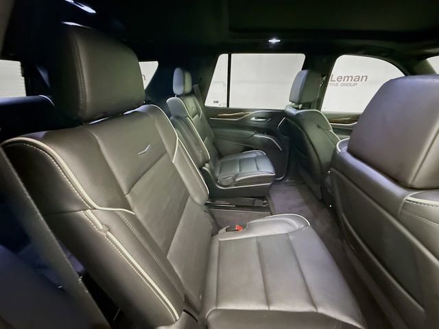 Used 2022 Cadillac Escalade Premium Luxury image 31