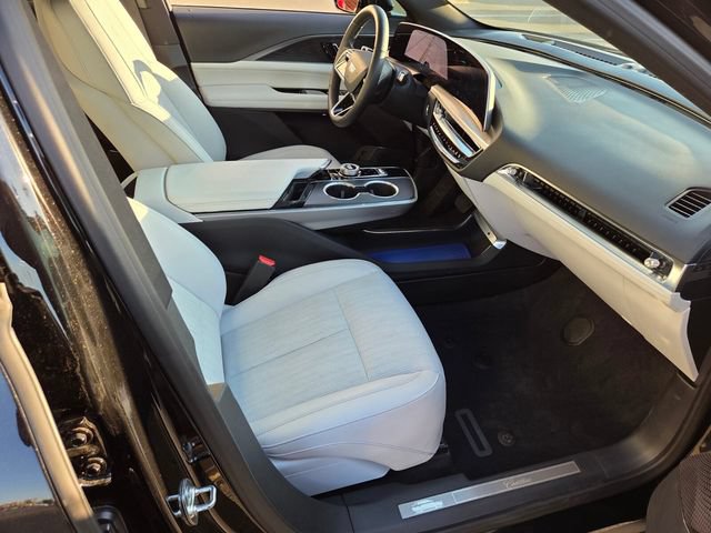 Certified 2025 Cadillac Lyriq Luxury w/ LPO, Floor Liner Package AWD/4WD image 15