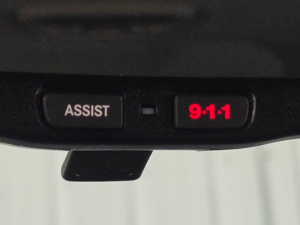 Used 2017 Jeep Cherokee Latitude w/ Cold Weather Group image 9