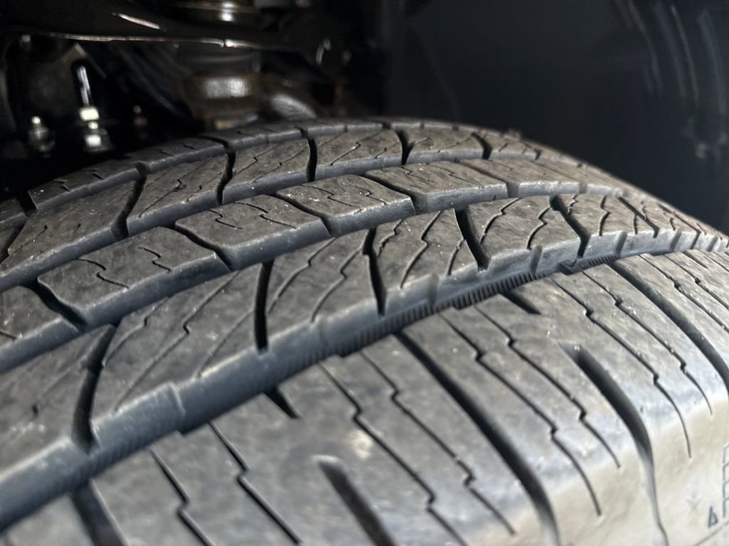 Used 2016 Nissan Frontier SV image 29