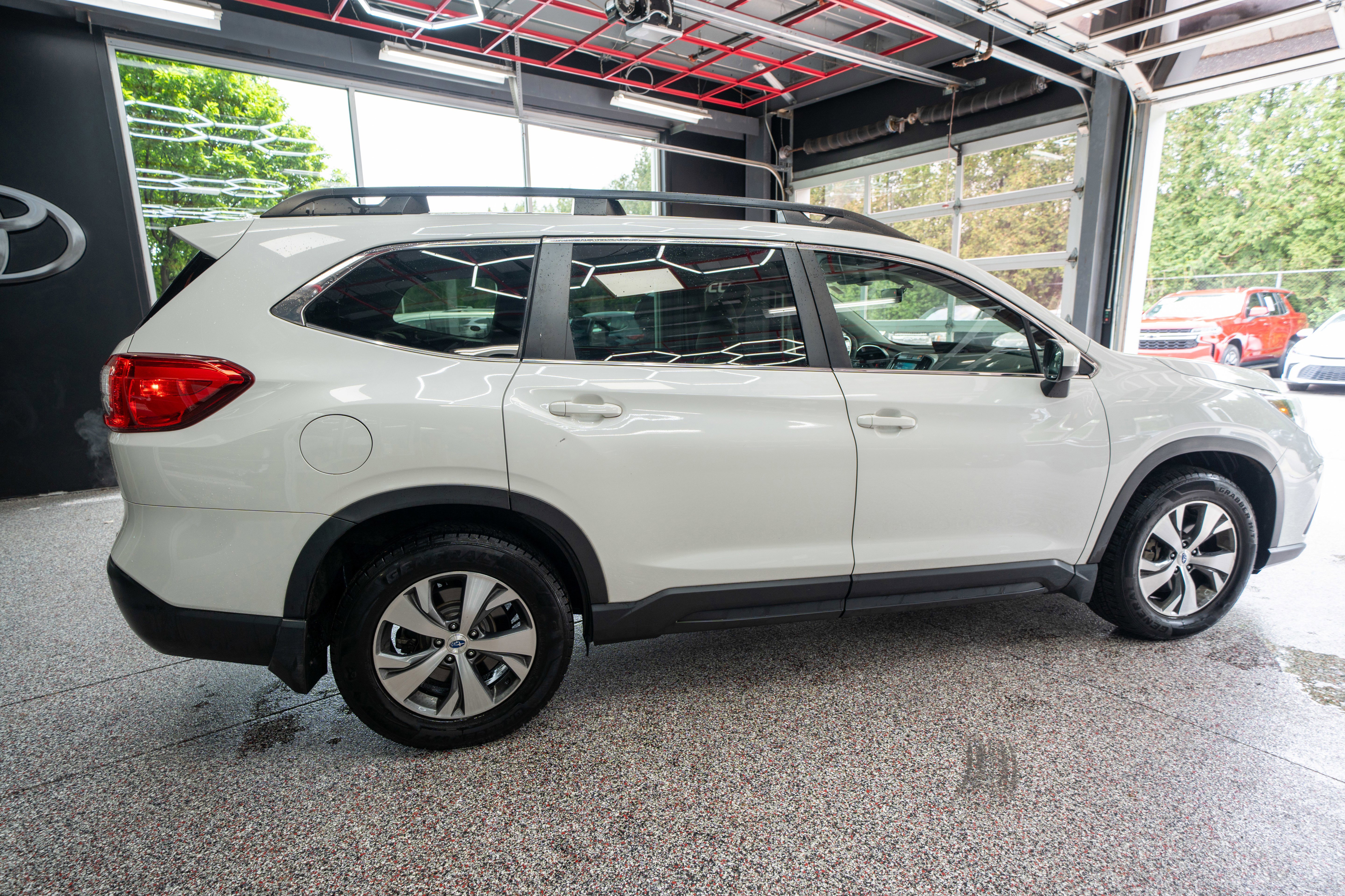 Used 2021 Subaru Ascent Premium w/ Convenience Package AWD/4WD image 4
