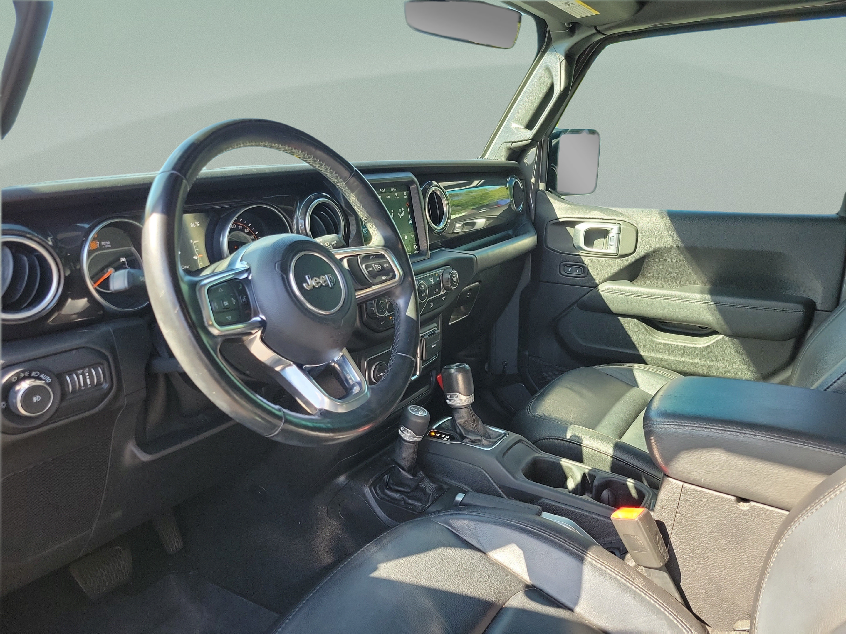 Used 2020 Jeep Wrangler Unlimited Sahara AWD/4WD image 8
