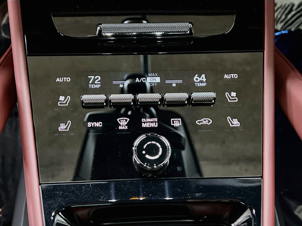 Certified 2026 Porsche Cayenne Coupe AWD/4WD image 18