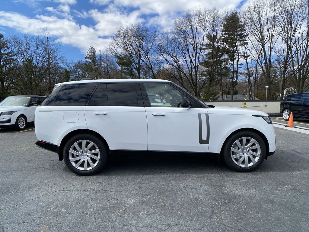 Certified 2023 Land Rover Range Rover SE image 9