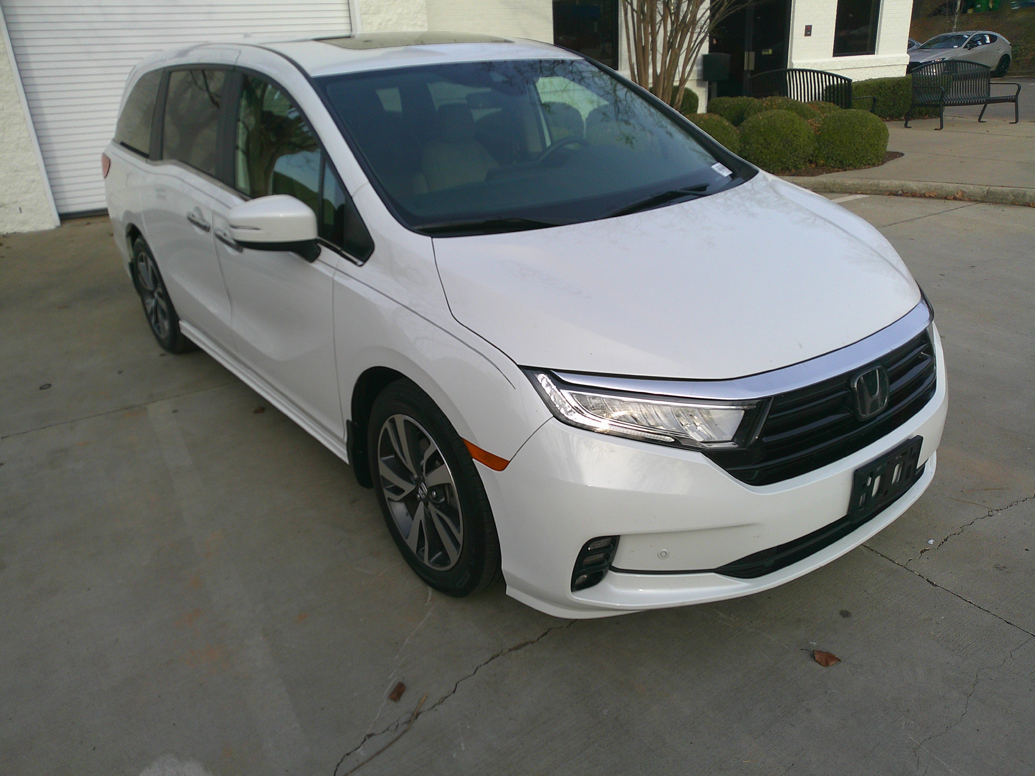 Used 2022 Honda Odyssey Touring image 2