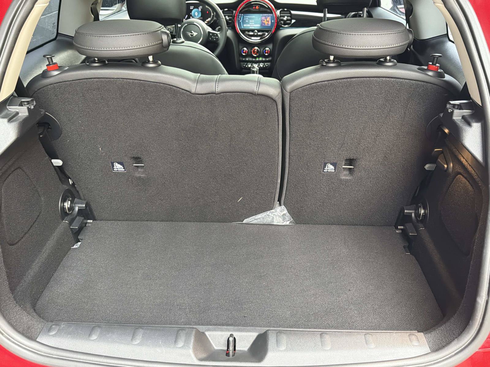 Used 2024 MINI Cooper 2-Door Hardtop FWD image 5
