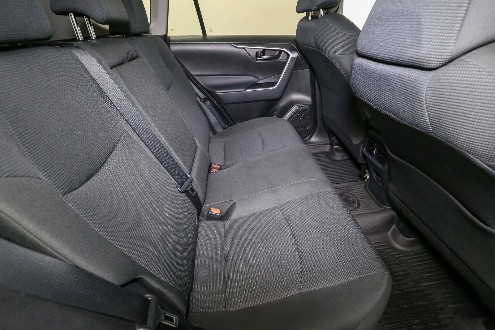 Certified 2022 Toyota RAV4 LE AWD/4WD image 22