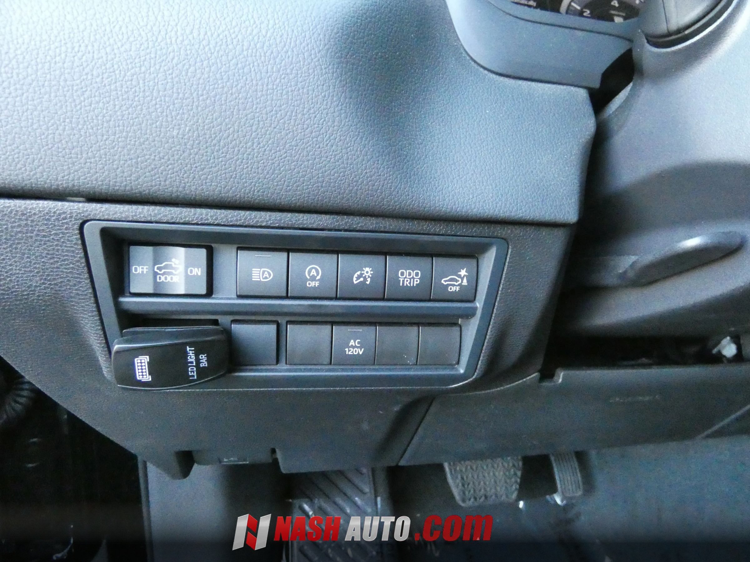 Used 2026 Toyota Tundra Limited AWD/4WD image 76