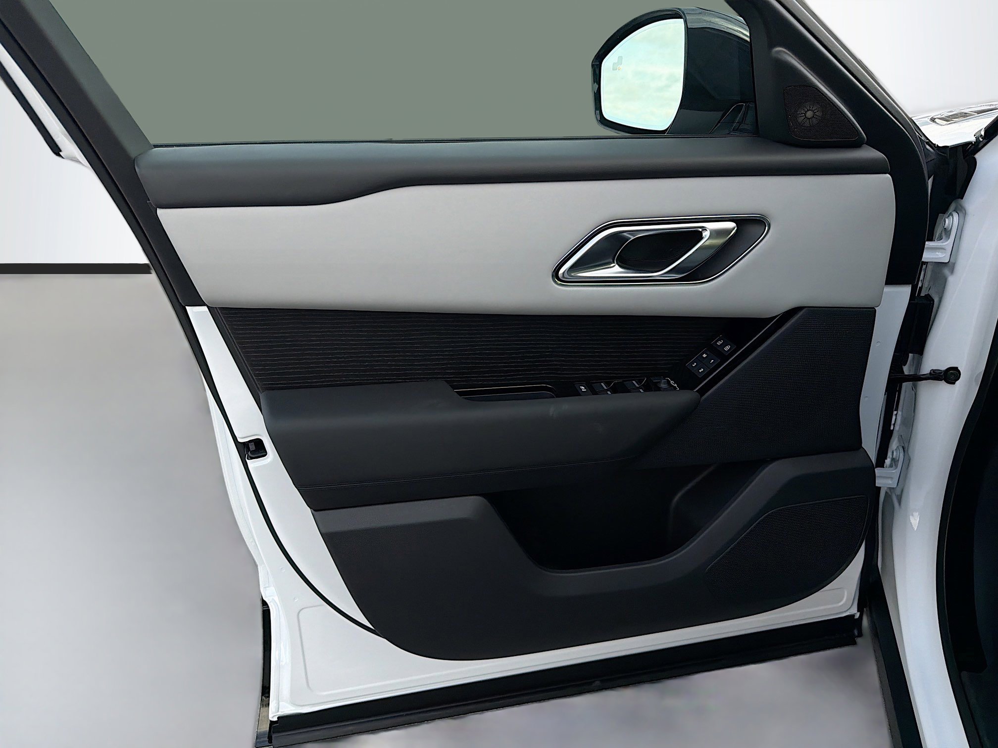 New 2026 Land Rover Range Rover Velar Dynamic SE image 22