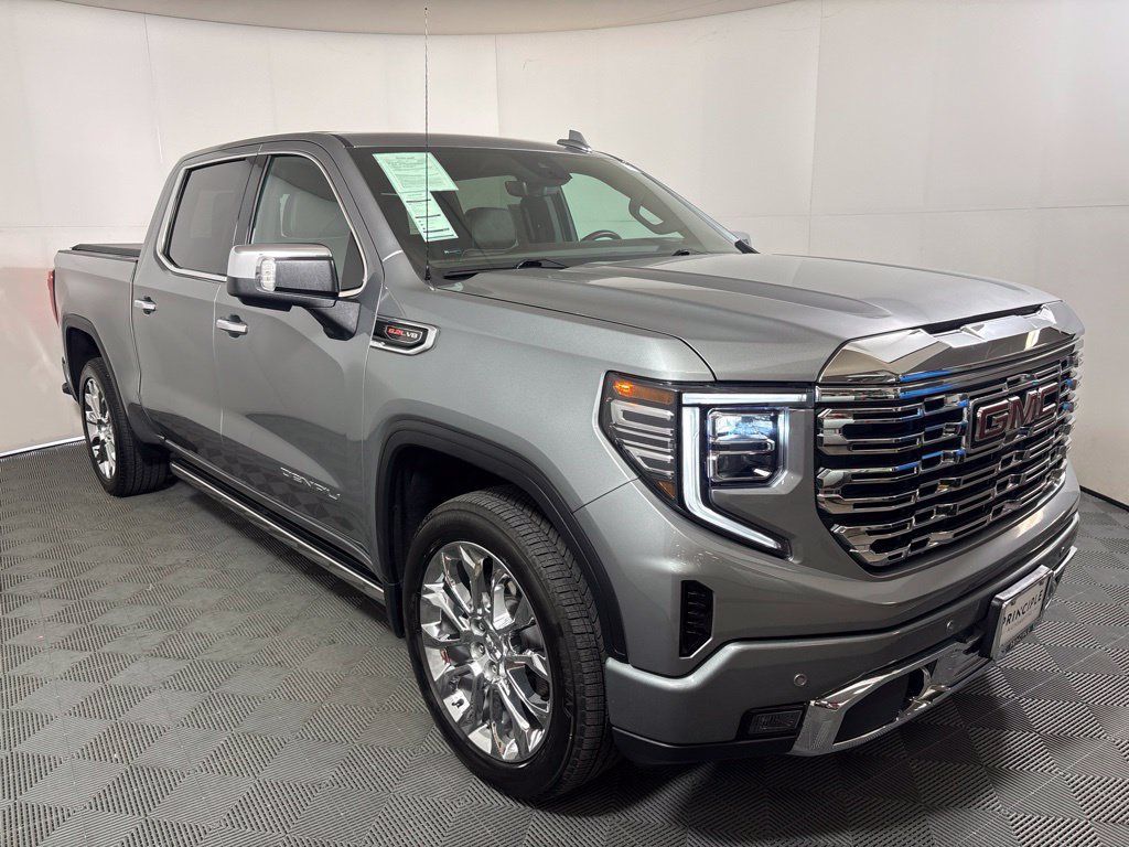 Used 2023 GMC Sierra 1500 Denali w/ Technology Package AWD/4WD image 4