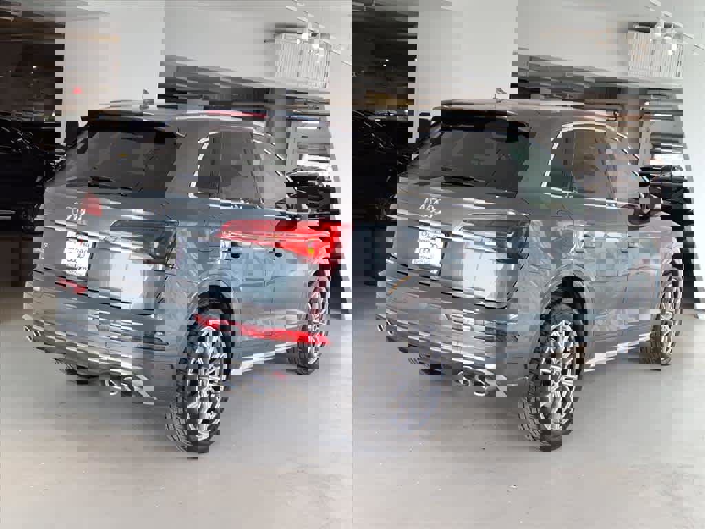 Used 2021 Audi SQ5 Premium Plus w/ Premium Plus Package image 4