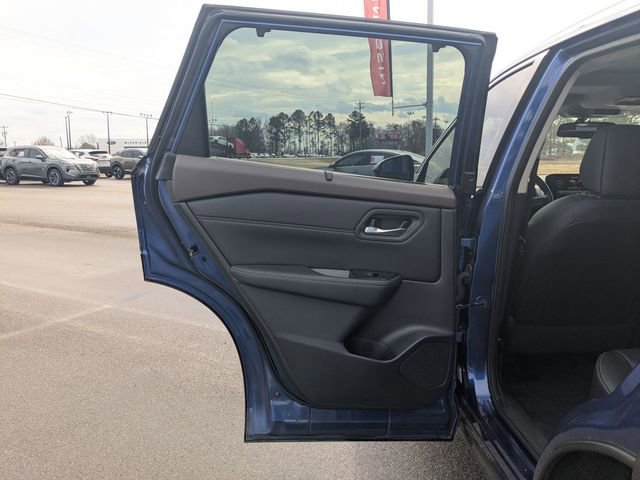 Used 2023 Nissan Rogue SL w/ SL Premium Package image 24