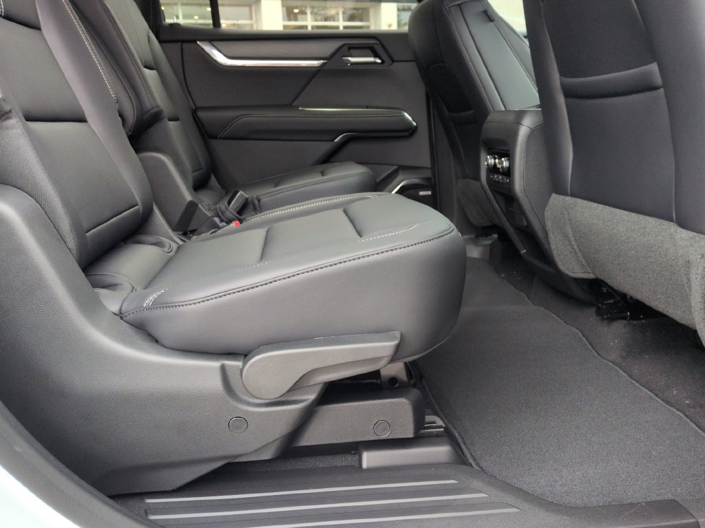 New 2026 GMC Acadia Elevation w/ Elevation Premium Package AWD/4WD image 25