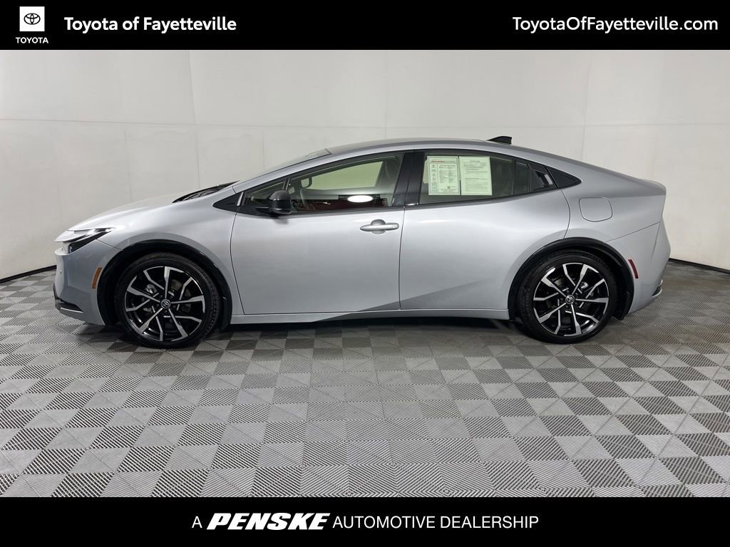 Used 2024 Toyota Prius Prime XSE Premium image 2