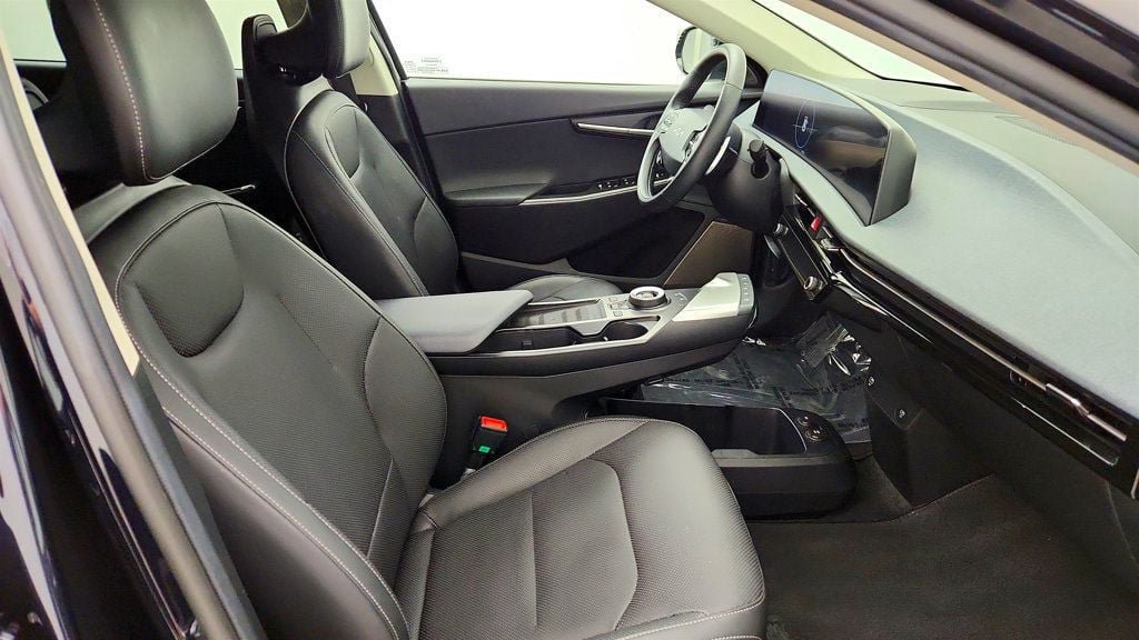 Used 2022 Kia EV6 Wind AWD/4WD image 23