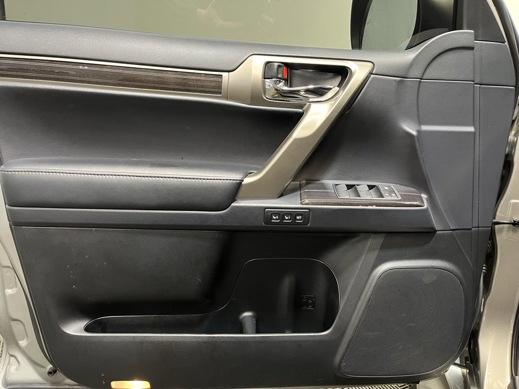 Used 2020 Lexus GX 460 Premium image 13