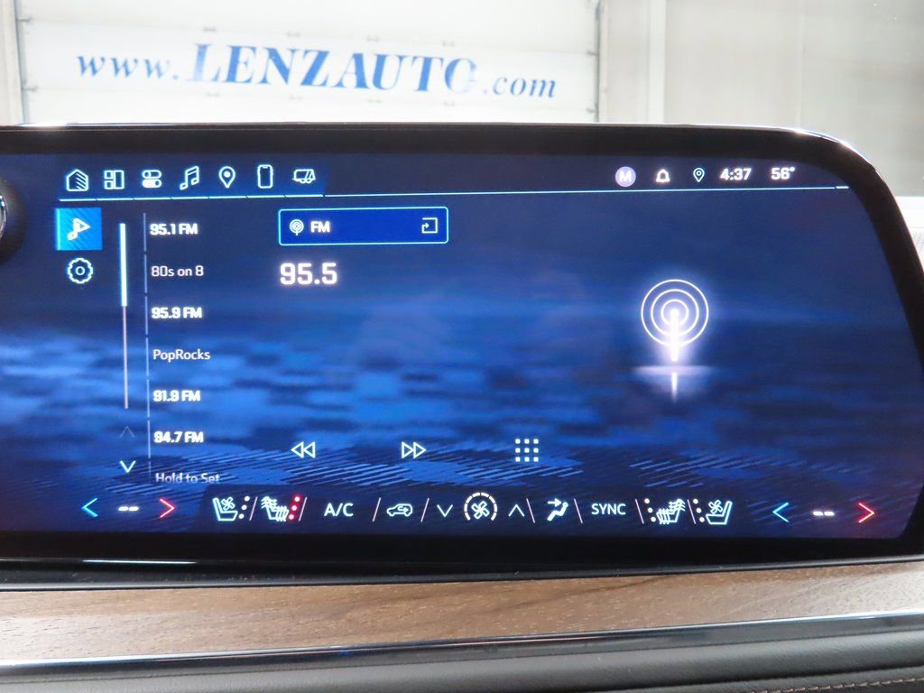 Used 2025 Chevrolet Suburban High Country AWD/4WD image 21