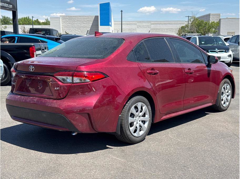 Used 2022 Toyota Corolla LE FWD image 3