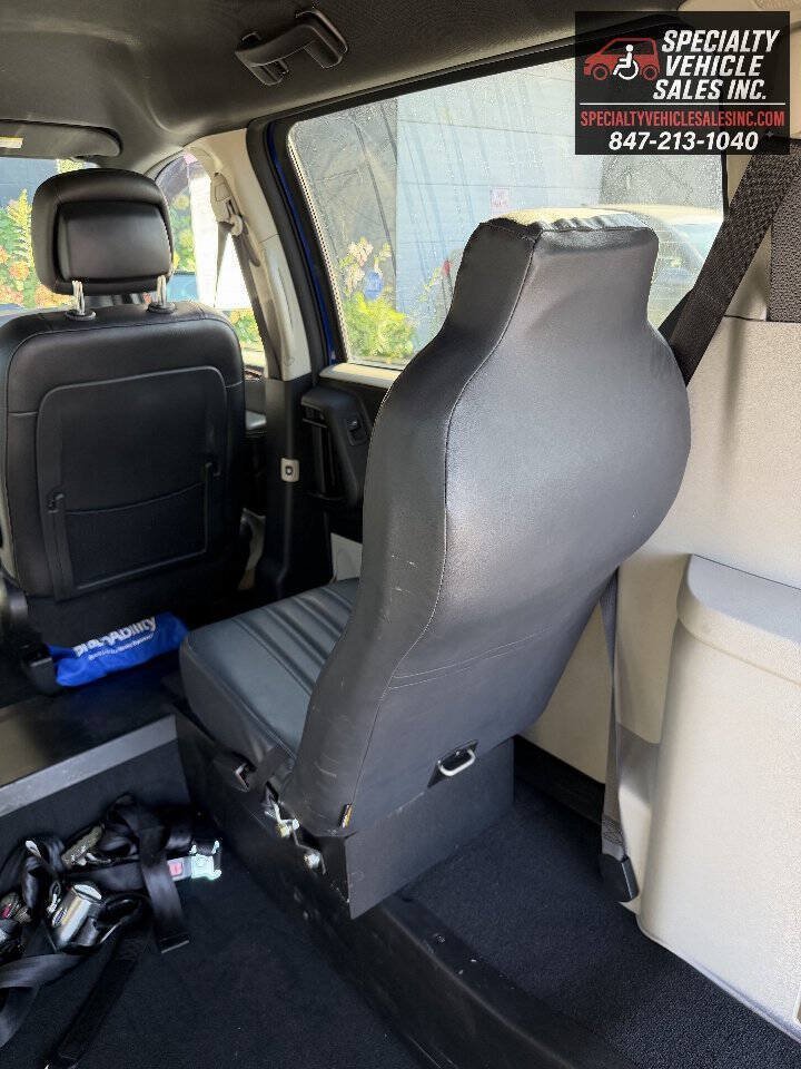 Used 2018 Dodge Grand Caravan SXT FWD image 24