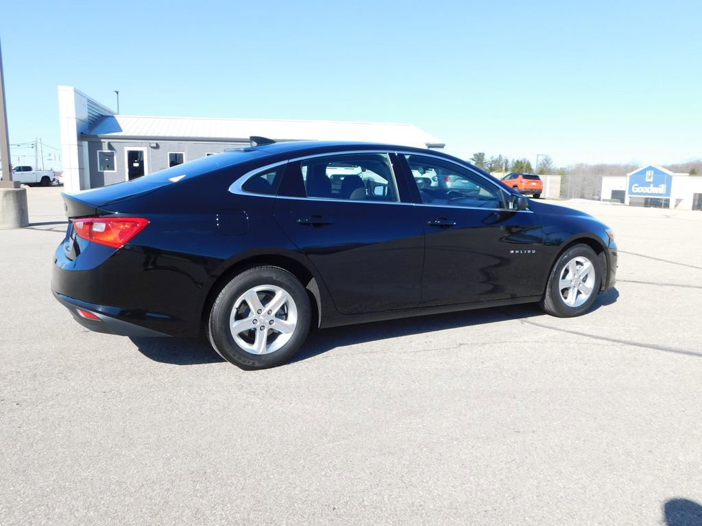 Used 2022 Chevrolet Malibu LS image 3