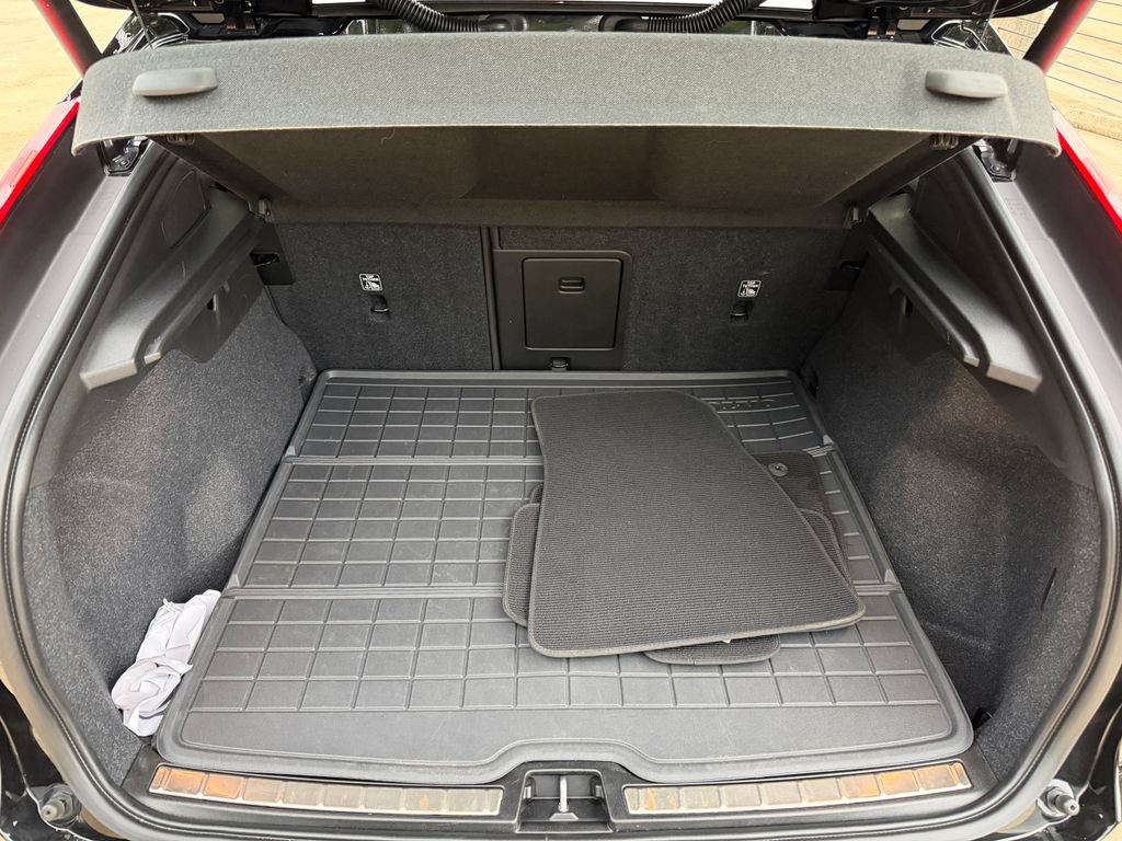 Certified 2023 Volvo C40 P8 Recharge Plus w/ Protection Package Premier AWD/4WD image 26