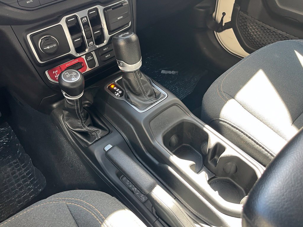 Used 2024 Jeep Wrangler Unlimited AWD/4WD image 23