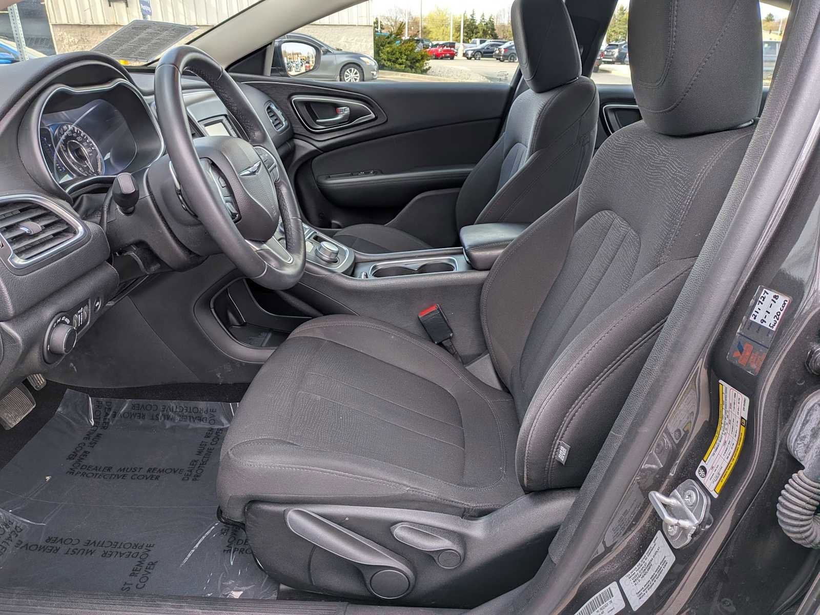 Used 2016 Chrysler 200 Limited image 15
