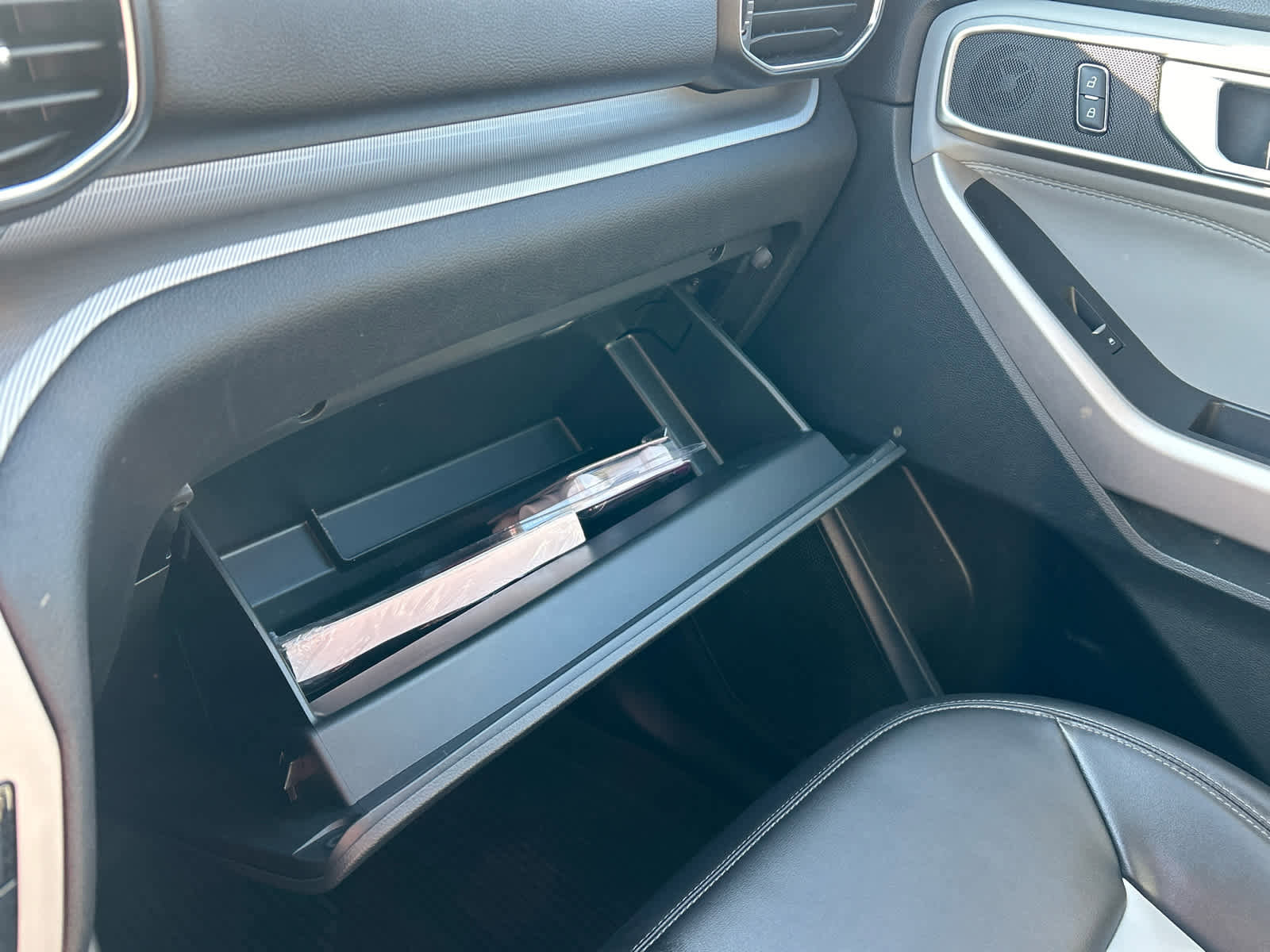 Used 2023 Ford Explorer XLT w/ Equipment Group 202A image 51