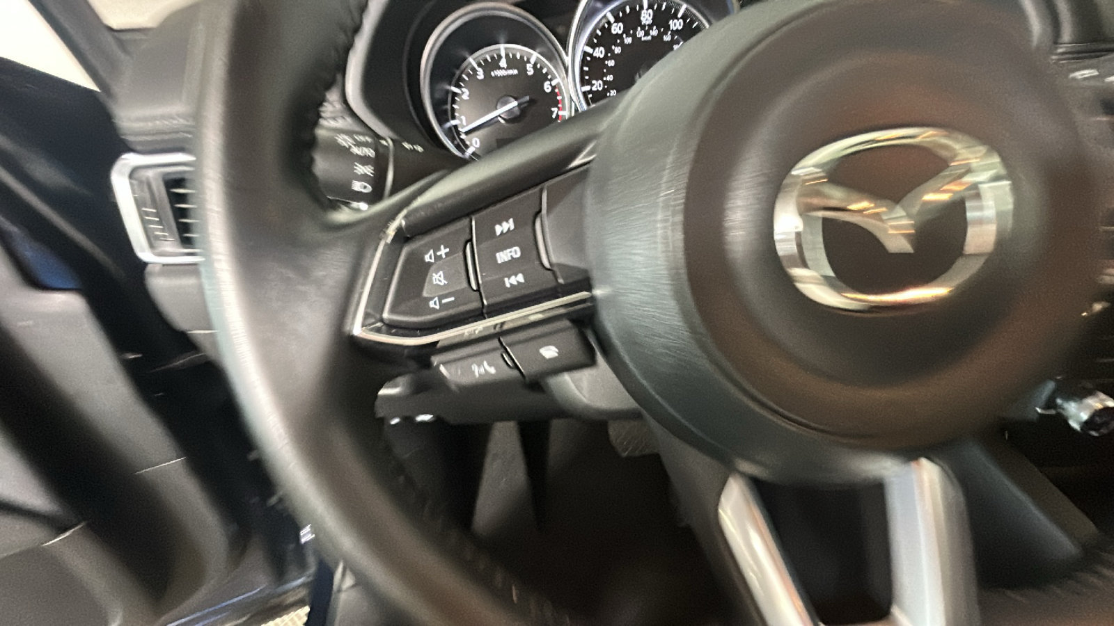 Used 2025 MAZDA CX-5 AWD 2.5 S w/ Preferred Package image 18