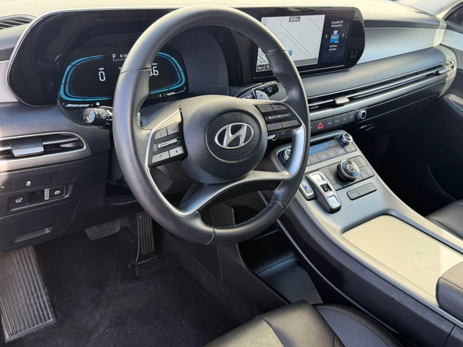 Used 2025 Hyundai Palisade SEL FWD image 4