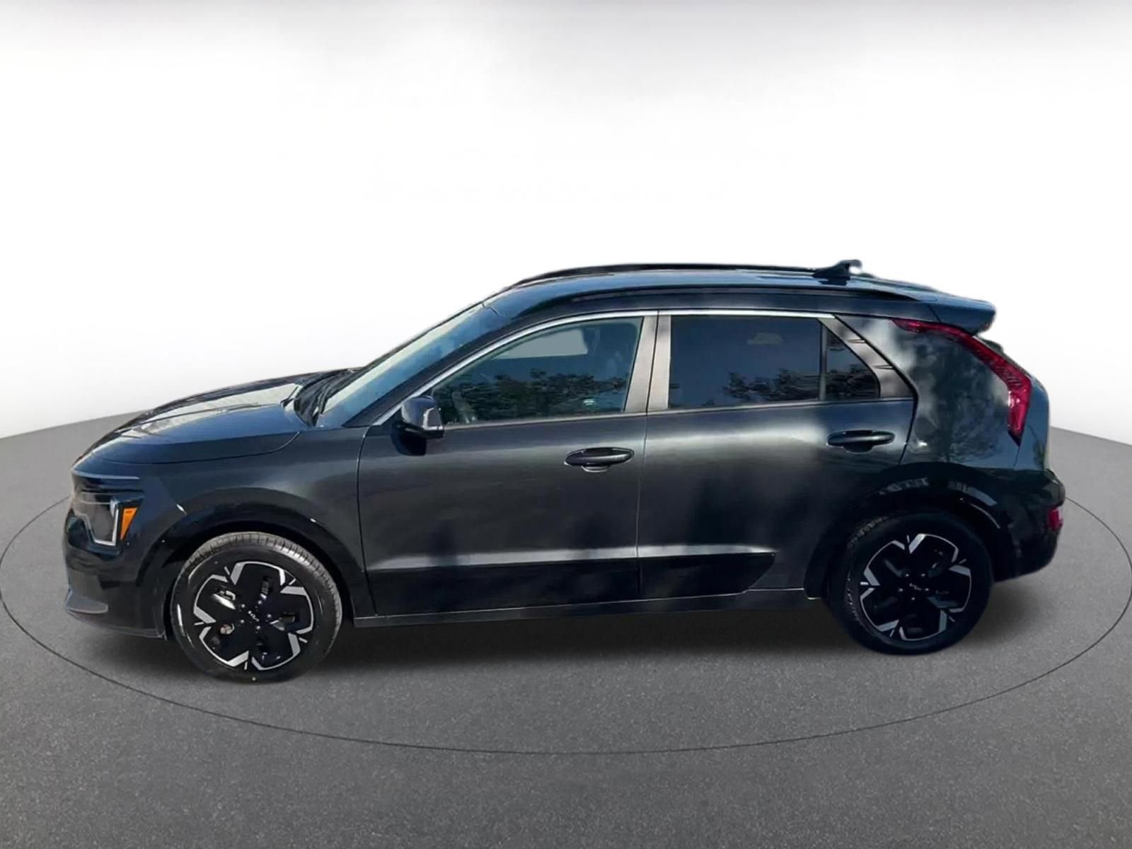 Used 2023 Kia Niro Wind FWD image 9