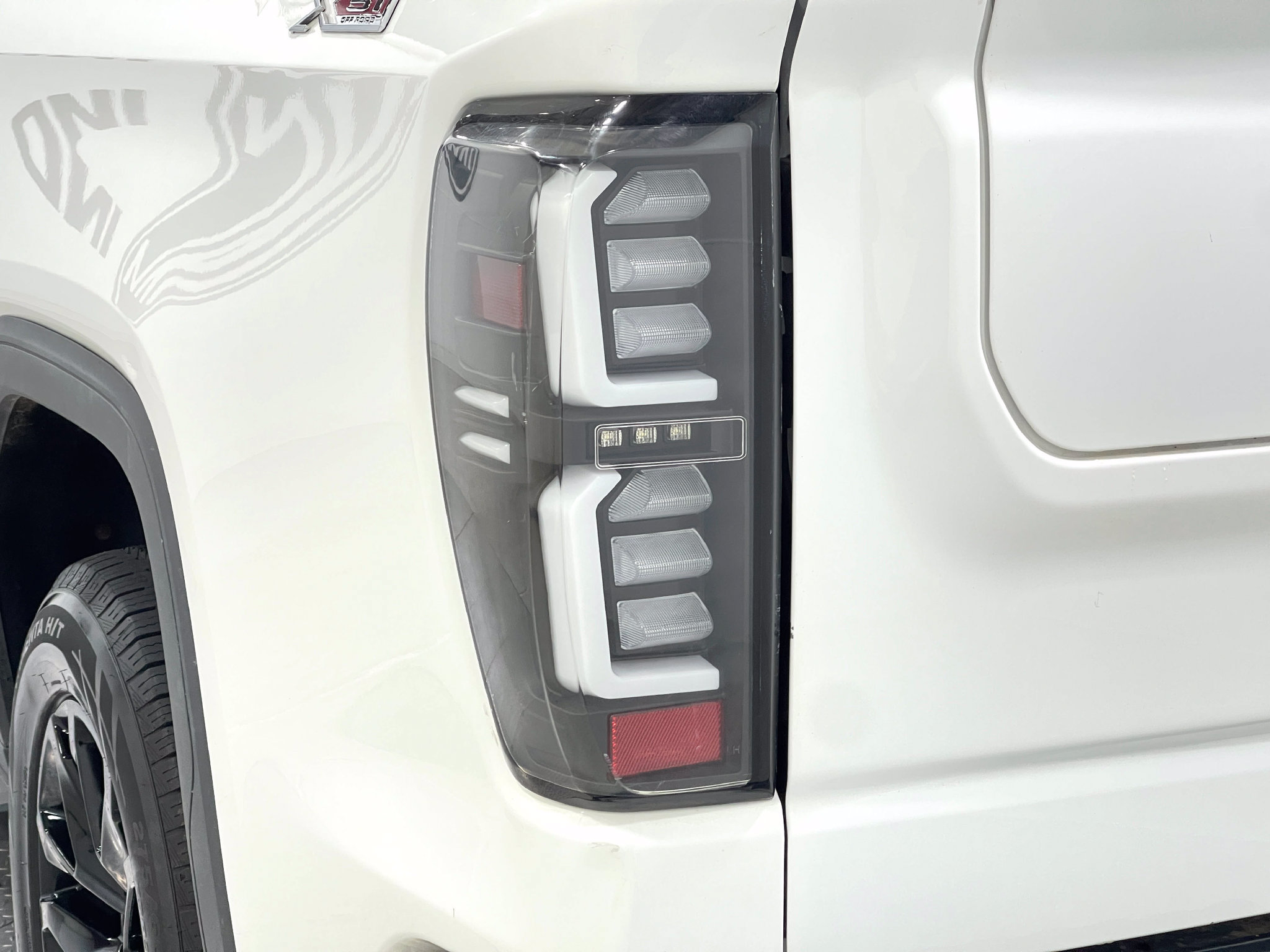 Used 2019 GMC Sierra 1500 SLT w/ SLT Premium Plus Package AWD/4WD image 34