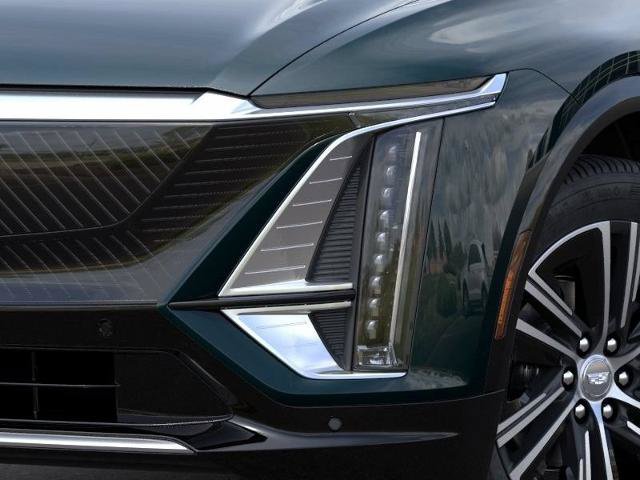 New 2027 Cadillac Lyriq Luxury w/ LPO, Floor Liner Package AWD/4WD image 10