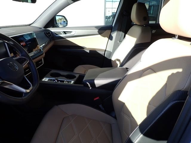 Used 2024 Volkswagen Atlas Cross Sport SE image 12