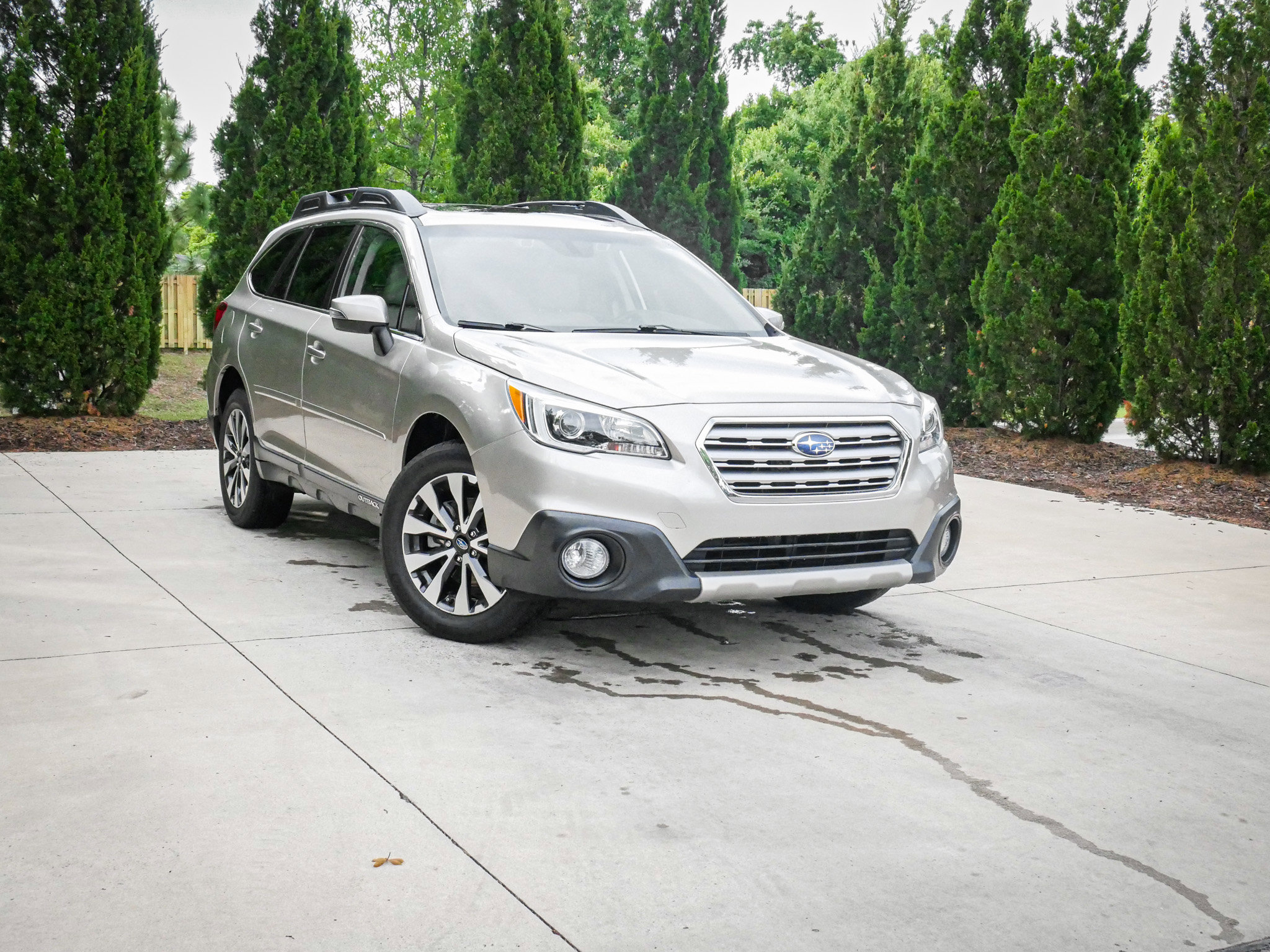 Used 2017 Subaru Outback 2.5i Limited AWD/4WD image 2